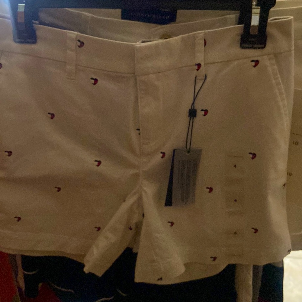 White Tommy shorts with hearts